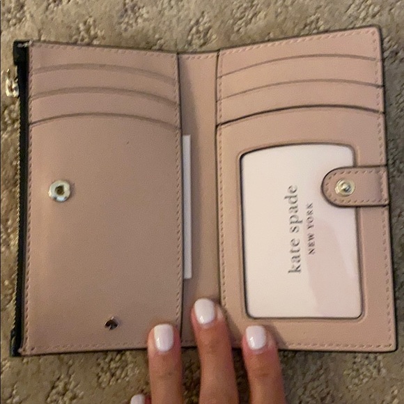 Kate Spade Wallet ♠️ - Picture 2 of 4